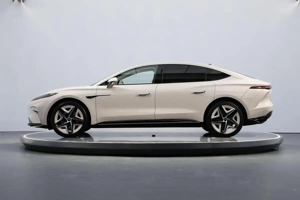 飞凡汽车f7欲凭驾控智能化突围,智能舒适的飞凡f7现已焕新升级