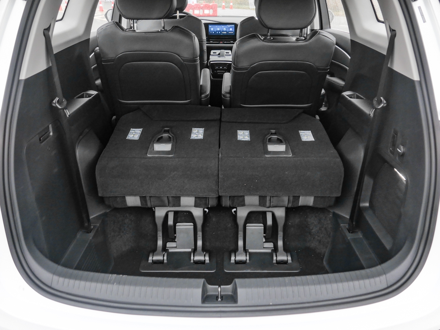 10来万买新能源车还是燃油车,2.0t新车油耗