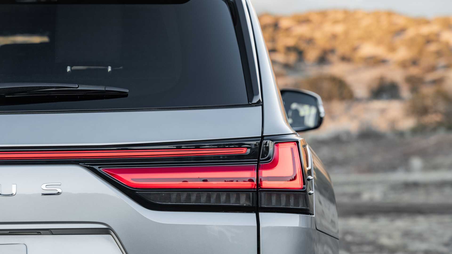 全新雷克萨斯LX600亮相,2022雷克萨斯lx600柴油版黑武士