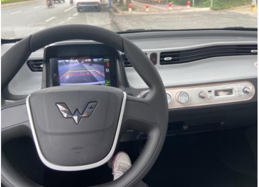 宏光miniev马卡龙有坡道辅助吗,定金全款宏光miniev马卡龙时尚款