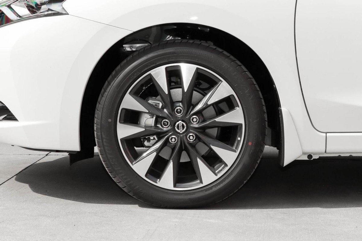 07年蓝鸟2.0自动实际油耗是多少,蓝鸟汽车2019款油耗多少一公里