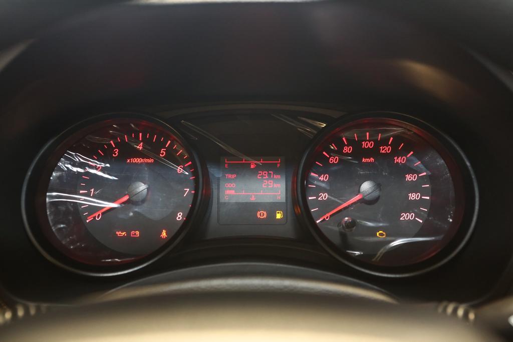 体验五菱宏光mini燃油版,五菱宏光1.5经典款试驾感受