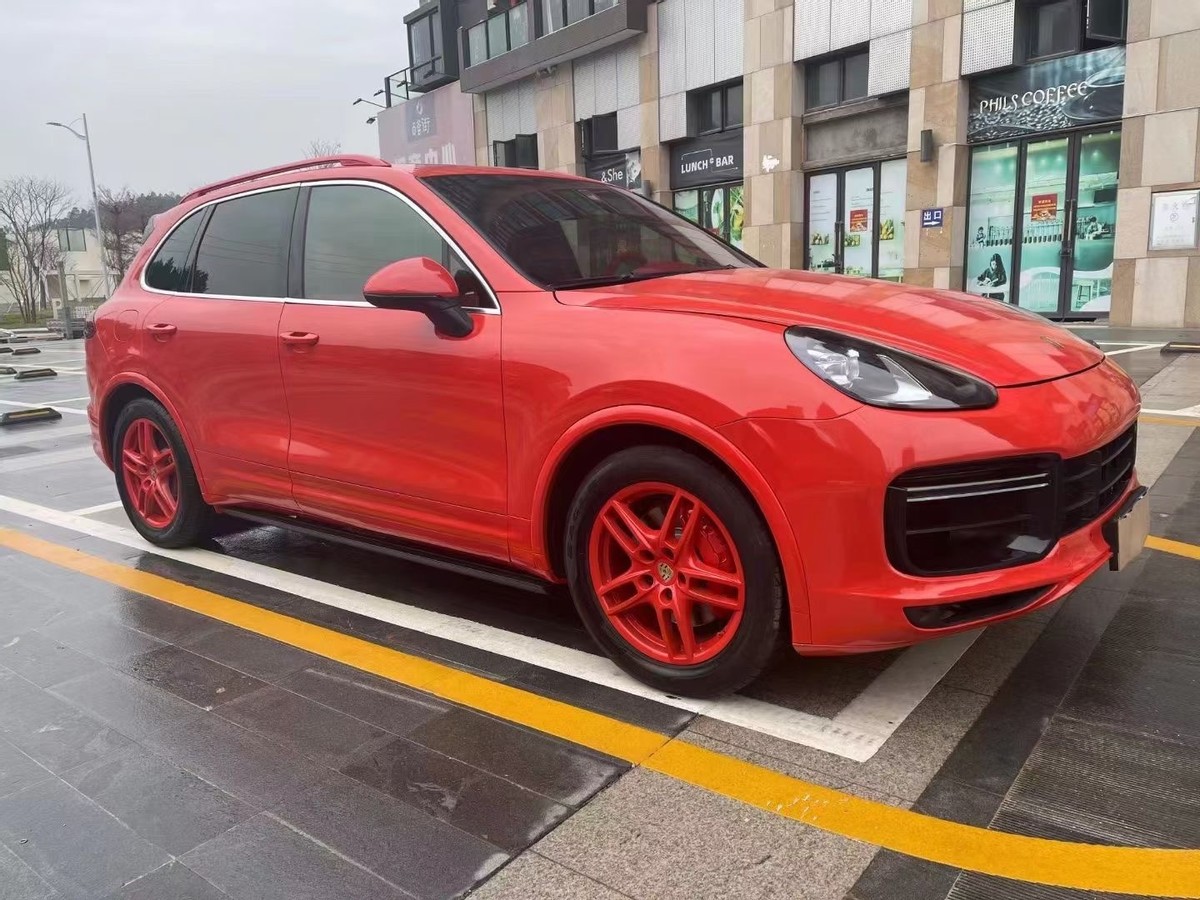 2020年的二手保时捷卡宴多少钱 (保时捷卡宴2018款二手多少钱)