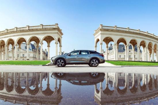 凡尔赛c5x坐进去感觉太压抑,凡尔赛c5x发动机怎么样