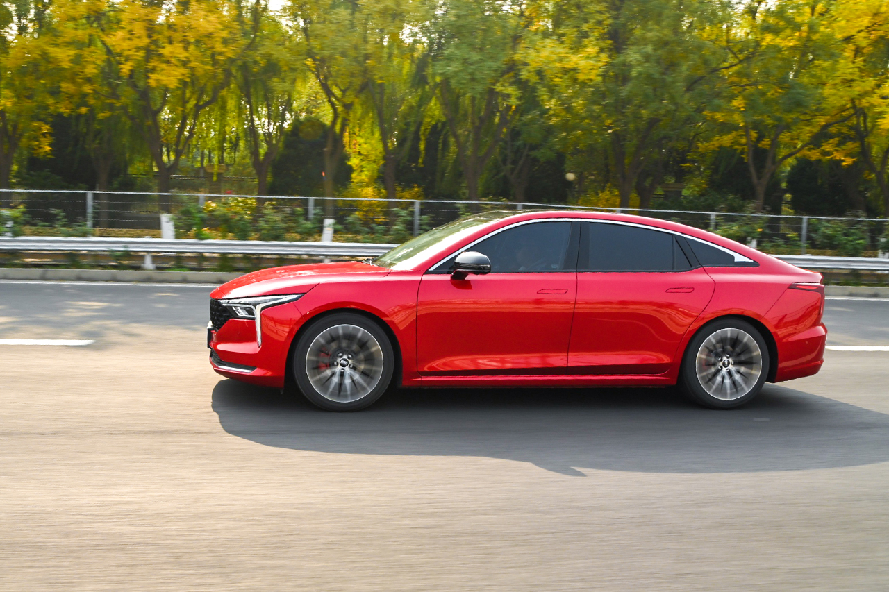 试驾奔腾b70s2023款,试驾奔腾b701.8t