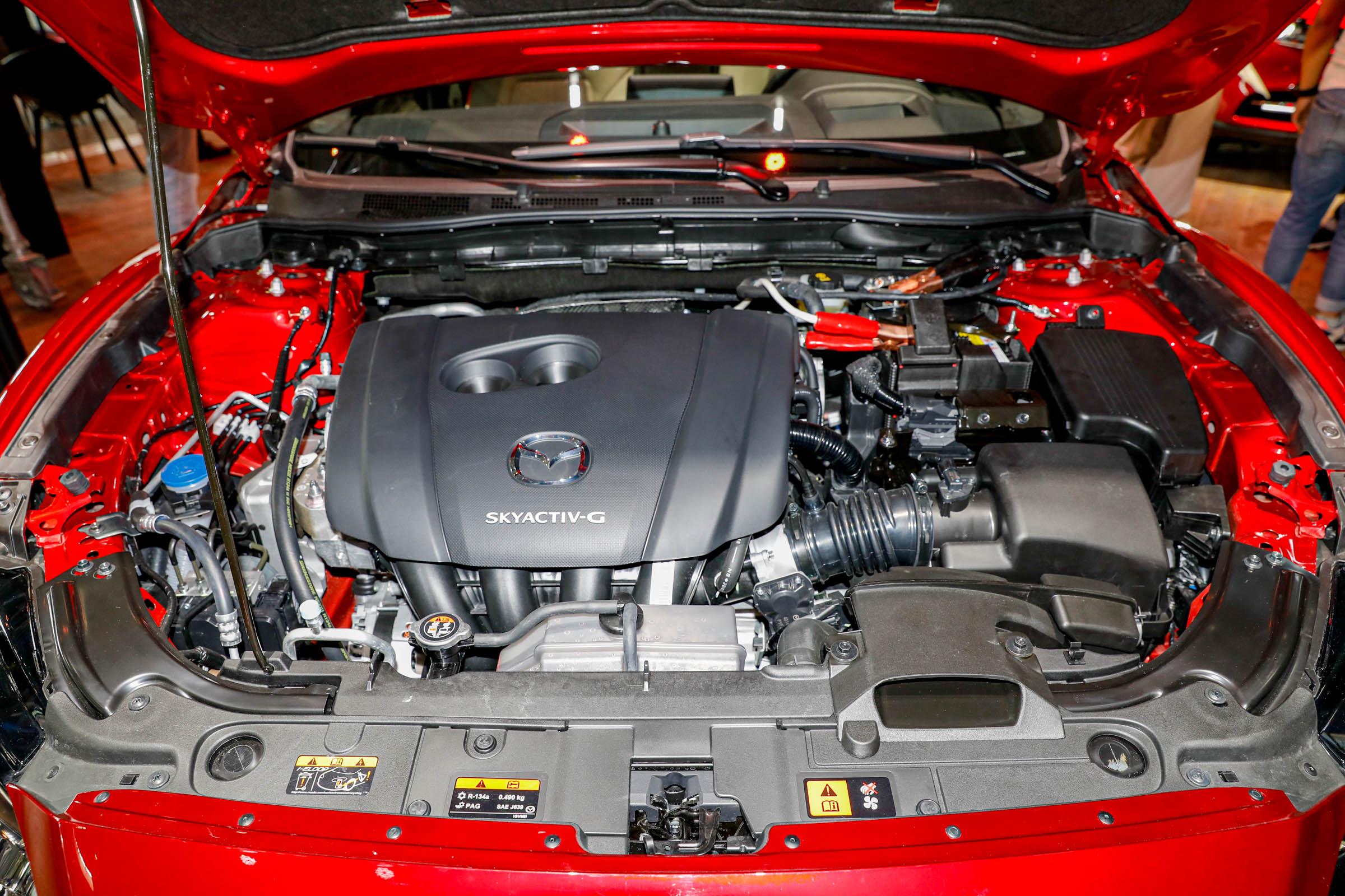 马自达6阿特兹与天籁哪个好,马自达阿特兹和天籁对比选谁