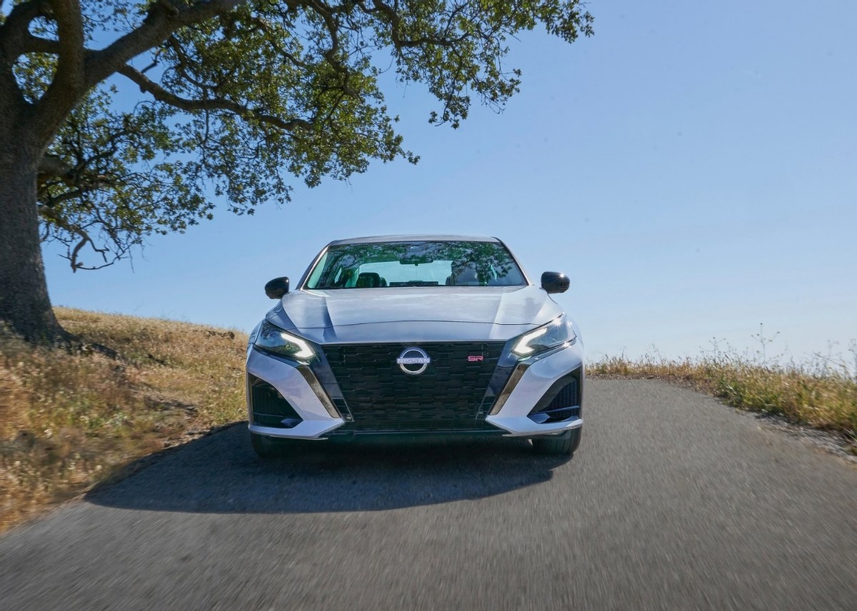 2022款天籁雅阁凯美瑞横评视频,全新天籁2020舒适版与全新凯美瑞