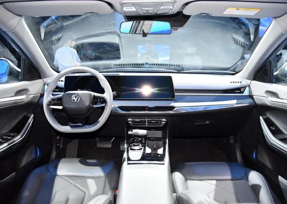 长安逸动plus长安锐程cc2021款,长安锐程cc与长安逸动plus