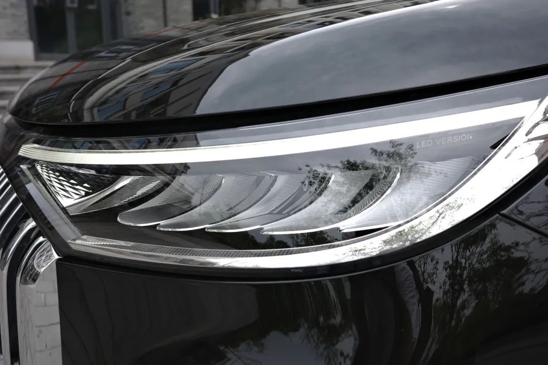 试驾东风岚图四驱电动版mpv,全新岚图梦想家mpv