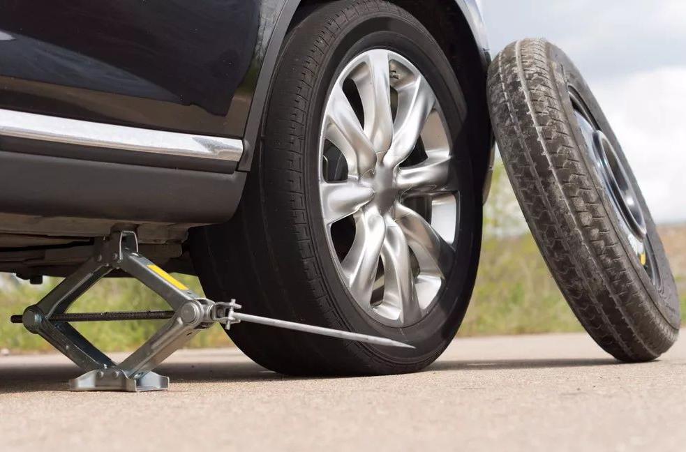 汽车备胎有增强强度的作用吗,汽车备胎能做大点吗