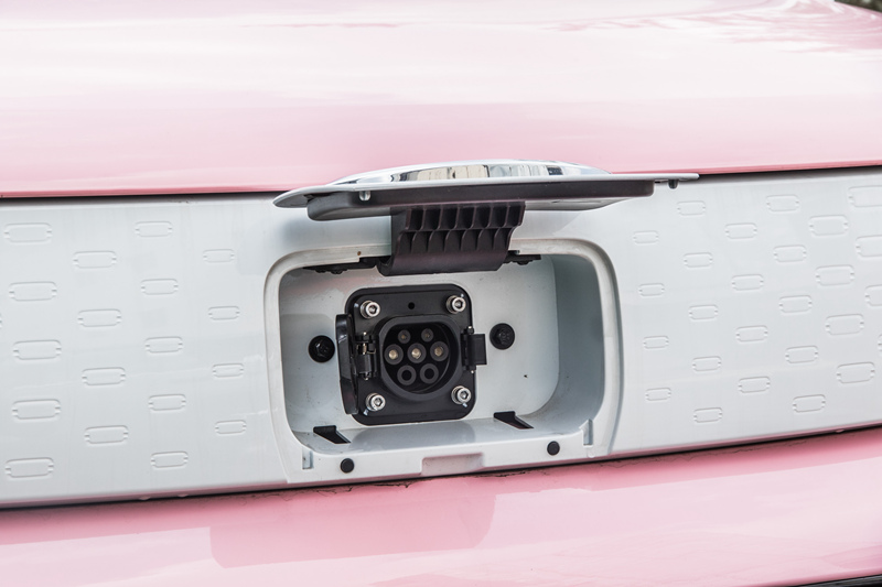 5万左右纯电代步小车,QQ冰淇淋·桃欢喜带来哪些惊喜呢?