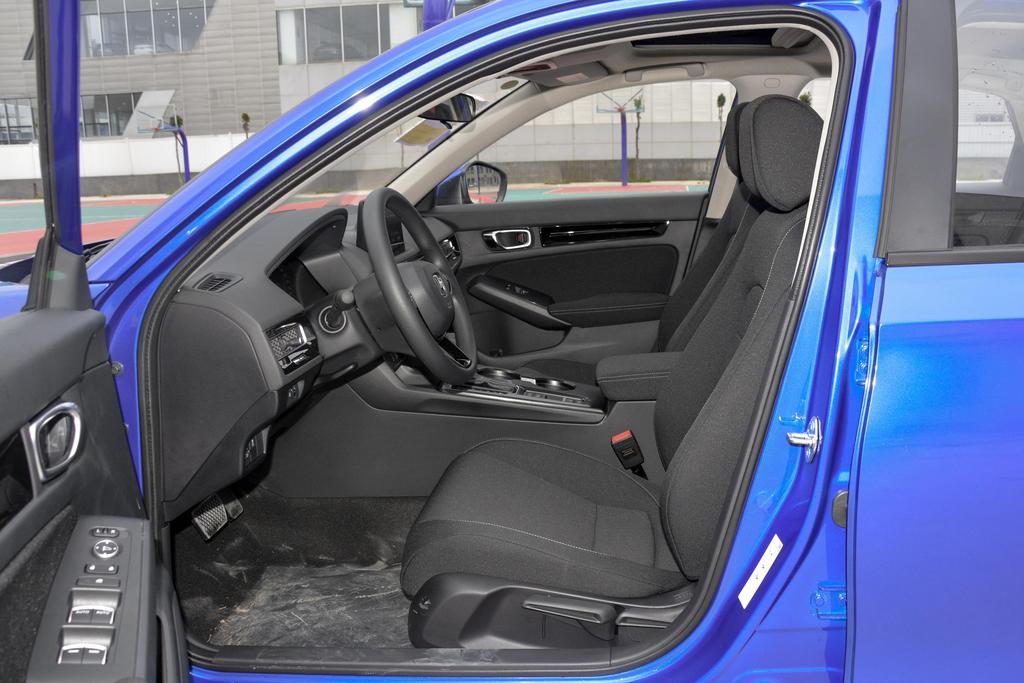 思域郴州限时优惠高达4000元,最高优惠一万四到店实拍两厢思域