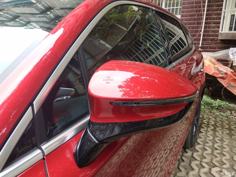 通勤兼顾自驾游,上班短途代步买轿车还是suv