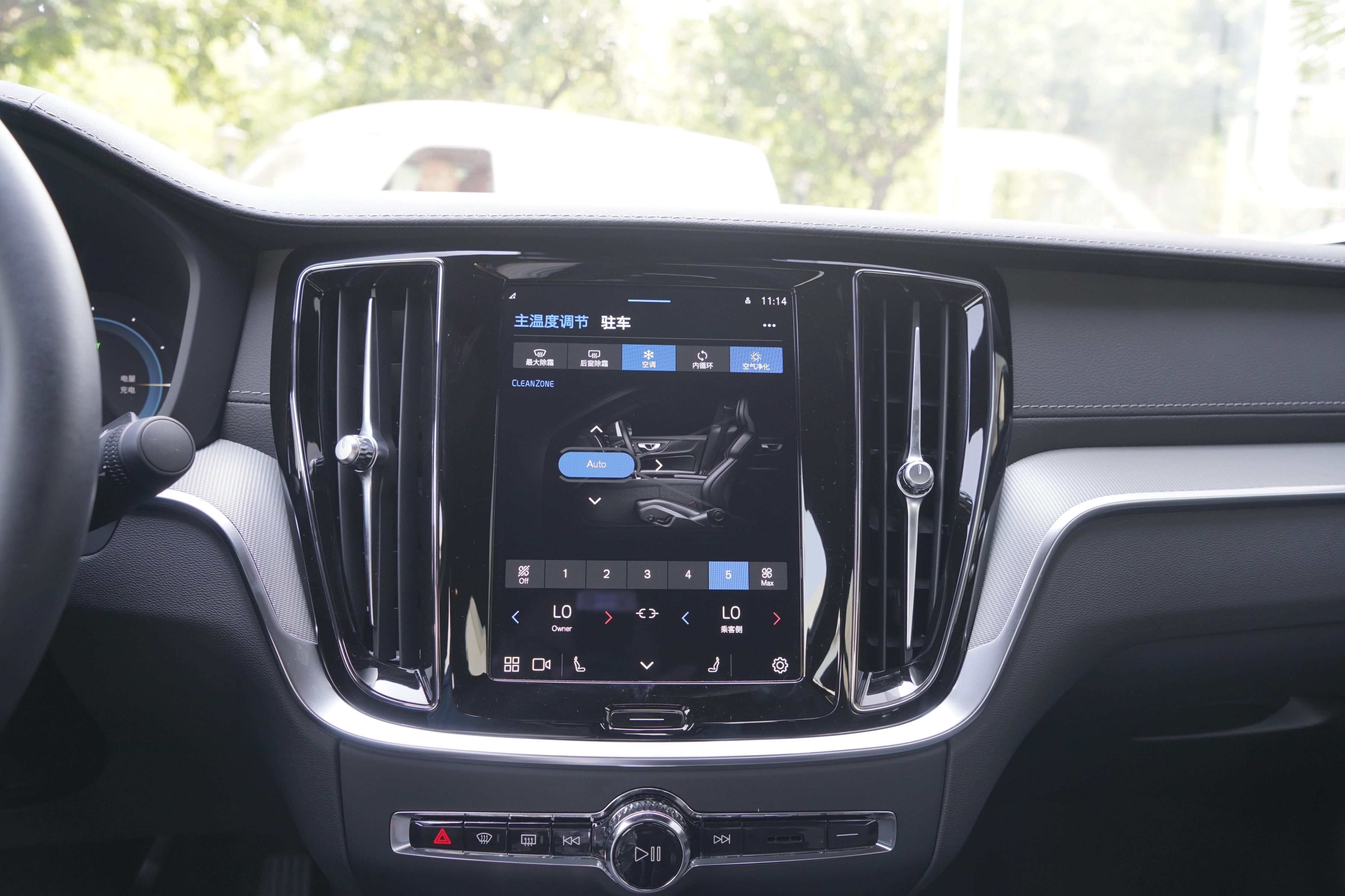 沃尔沃s602022款t8混动豪华版,全新沃尔沃s60优惠后多少钱