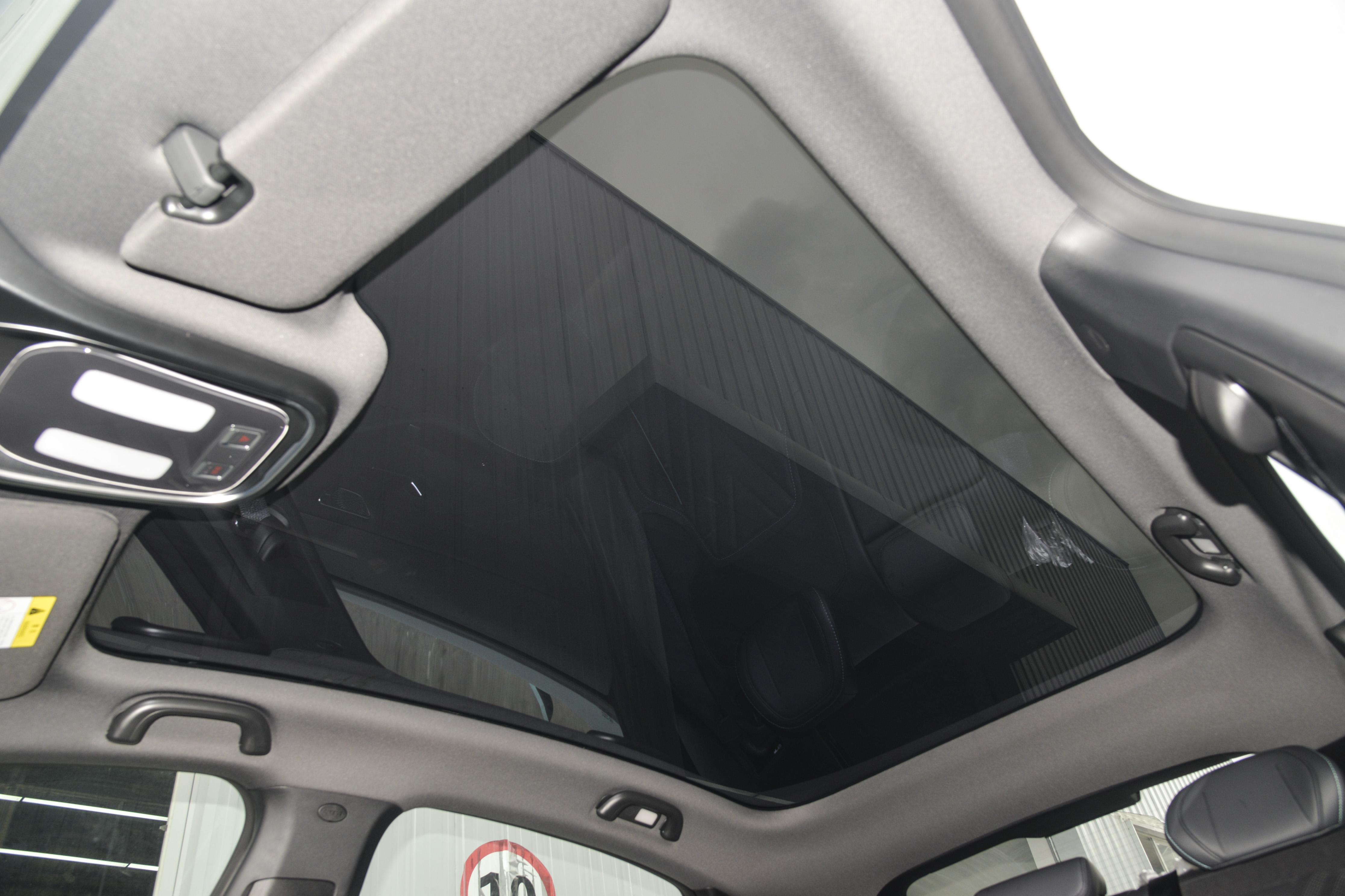 荣威d7dmh驭光蓝和刀锋银对比,插电版荣威d7值得选吗