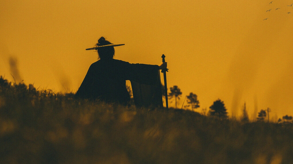 小说：她重生在古代，用现代药救治皇后却被打50大板，当场晕倒