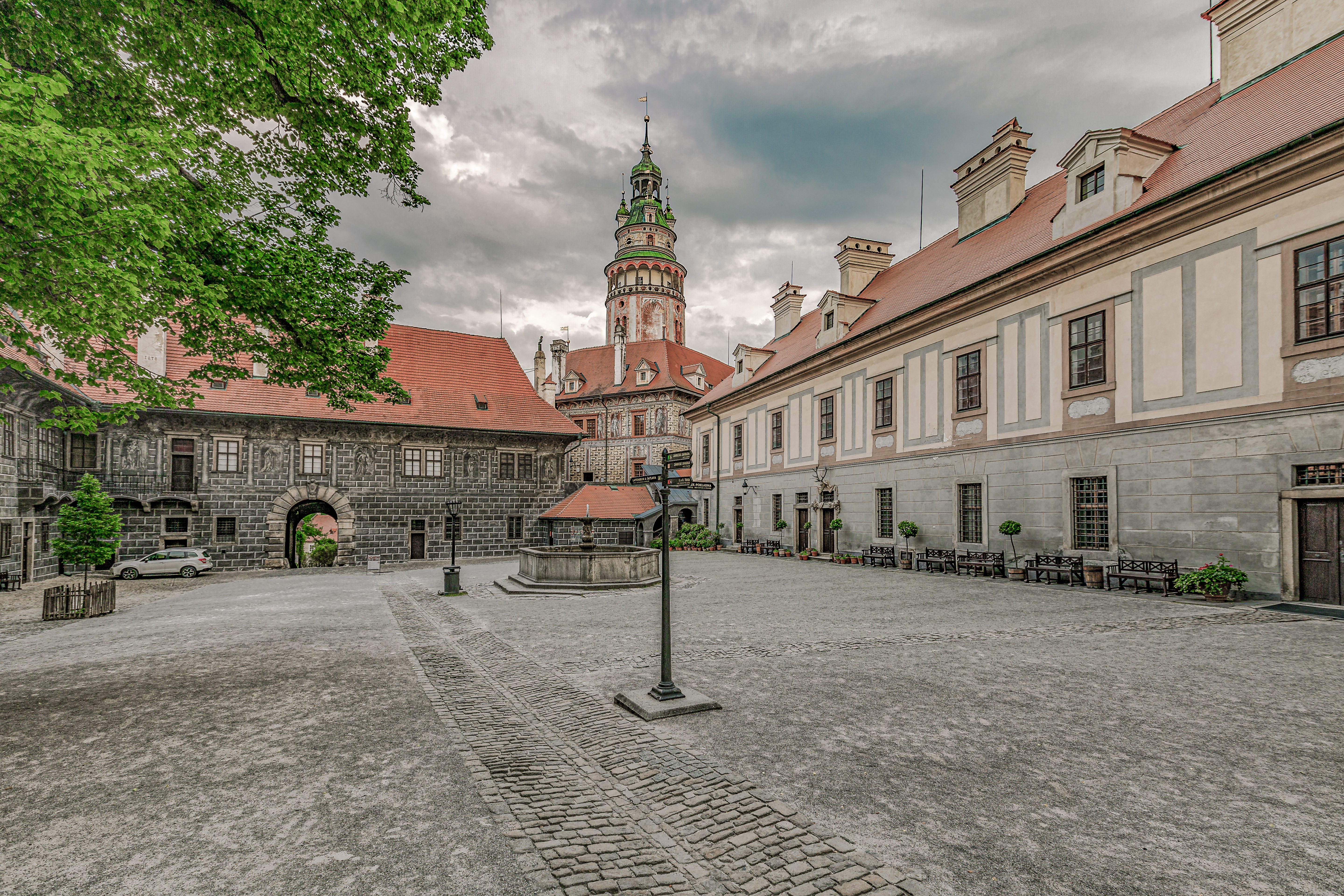 男子大肆鼓舞打响战争，不料真的开战后第一个牺牲的就是其儿子