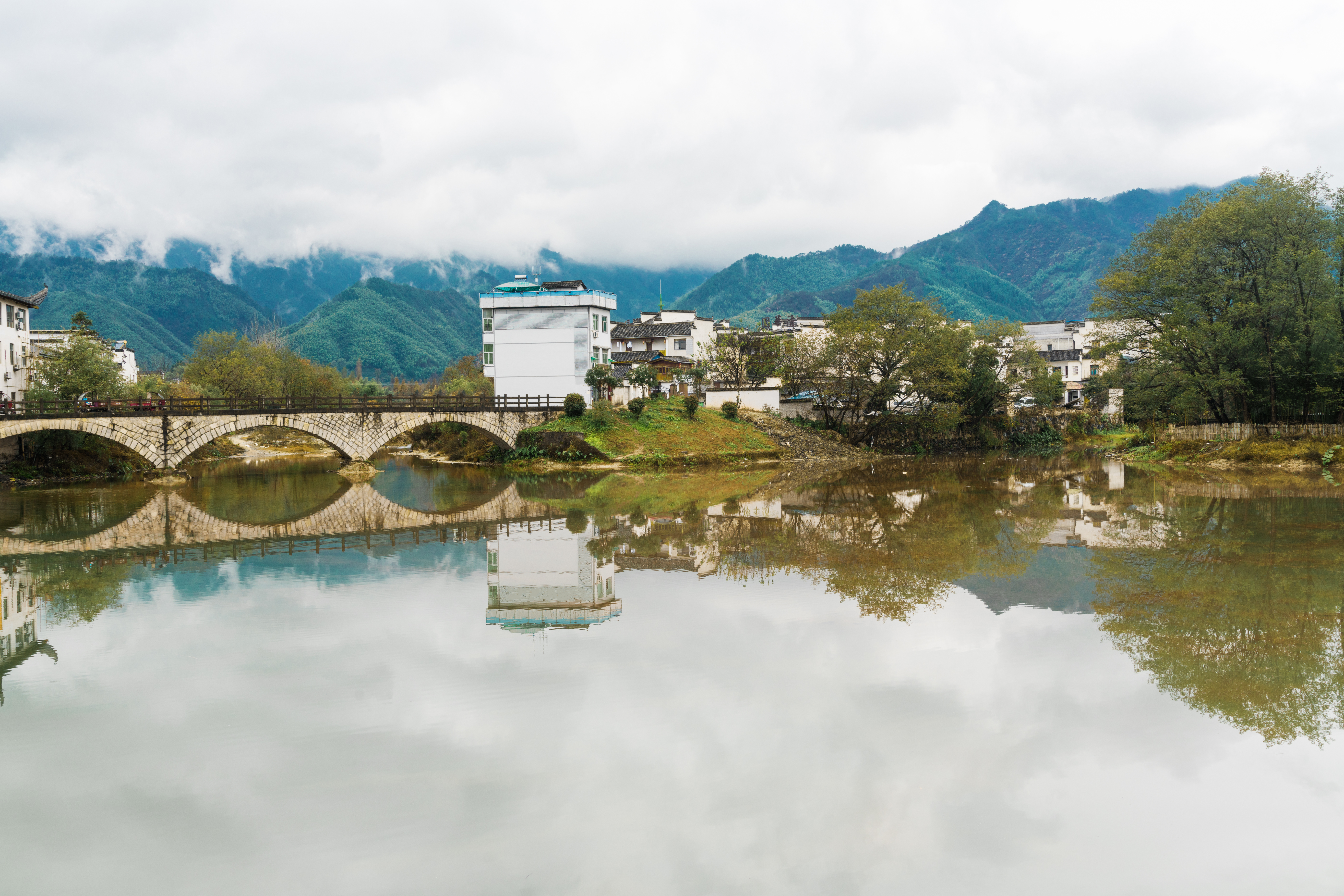 嘉庆为什么是最幸运的皇帝,嘉庆皇帝一生平庸但死因却成谜