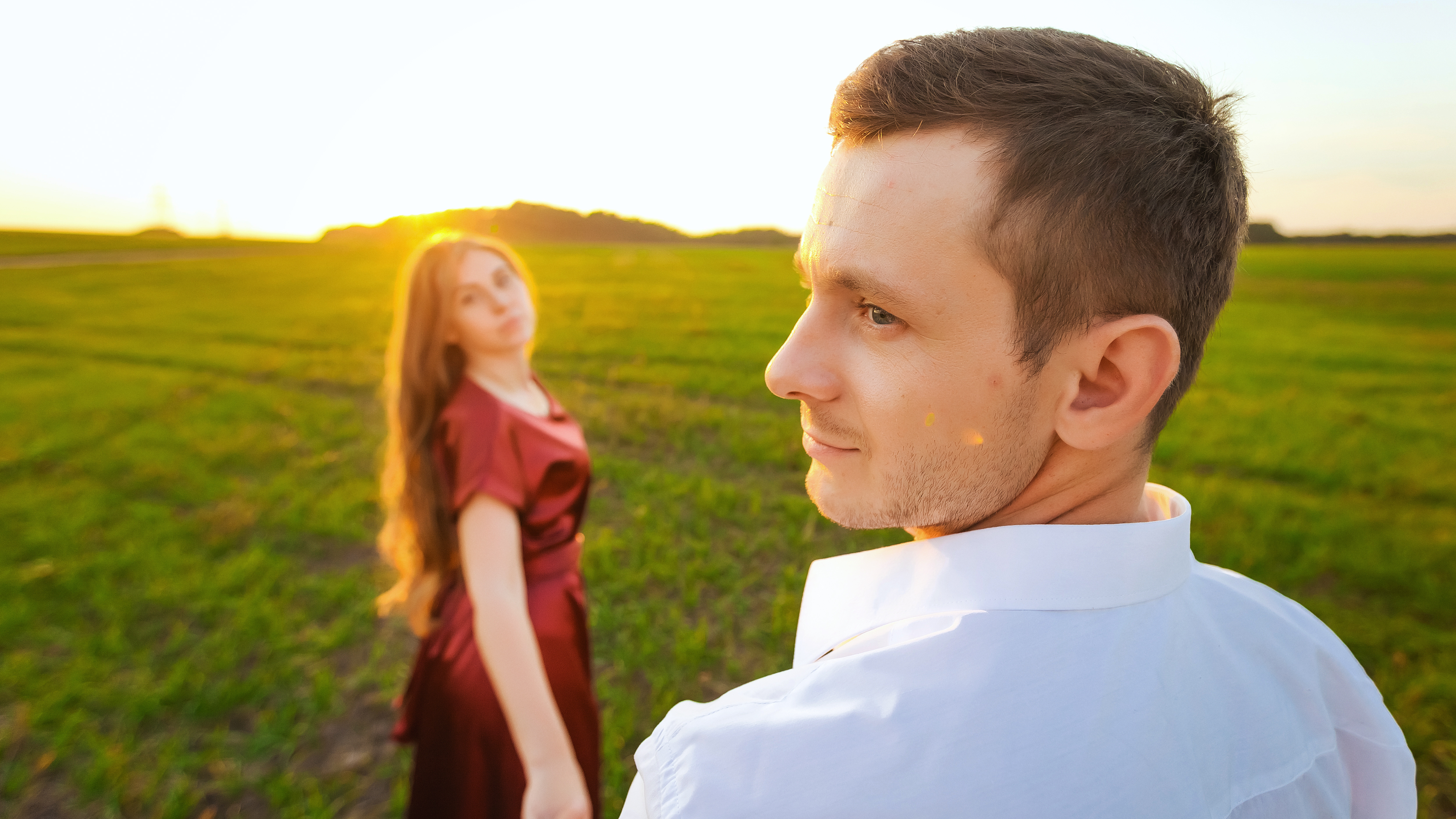 小说穿越嫁瘫痪的王爷,王爷双腿瘫痪女主穿越下嫁