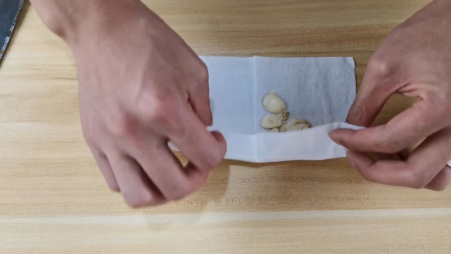 大蒜的这些用途你知道吗？解决了生活中的烦恼！进来学一学吧