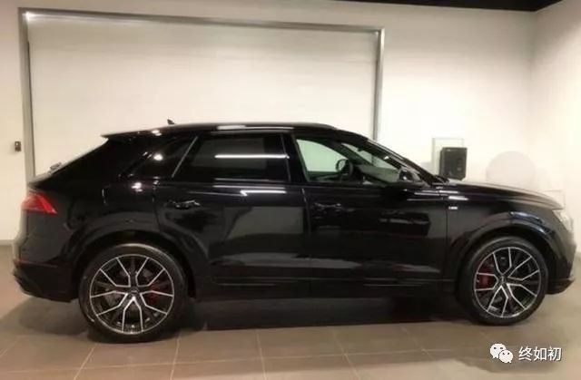 不愧是真正“撩妹王”!奥迪王牌配无框门+三大屏,卡宴招架不住