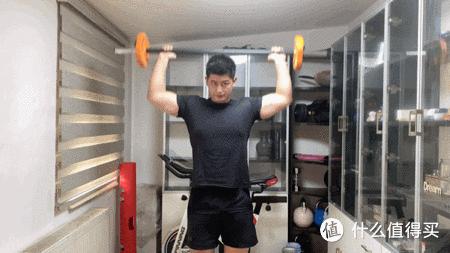 杠铃健身正确训练方法,新手健身怎样利用杠铃训练