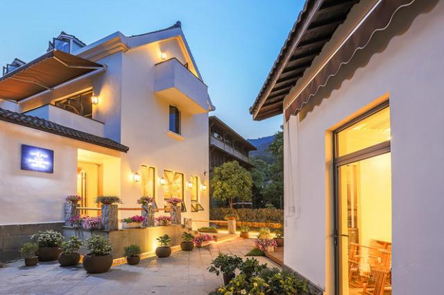 杭州最美民宿落地窗湖景房,杭州最美十大民宿酒店