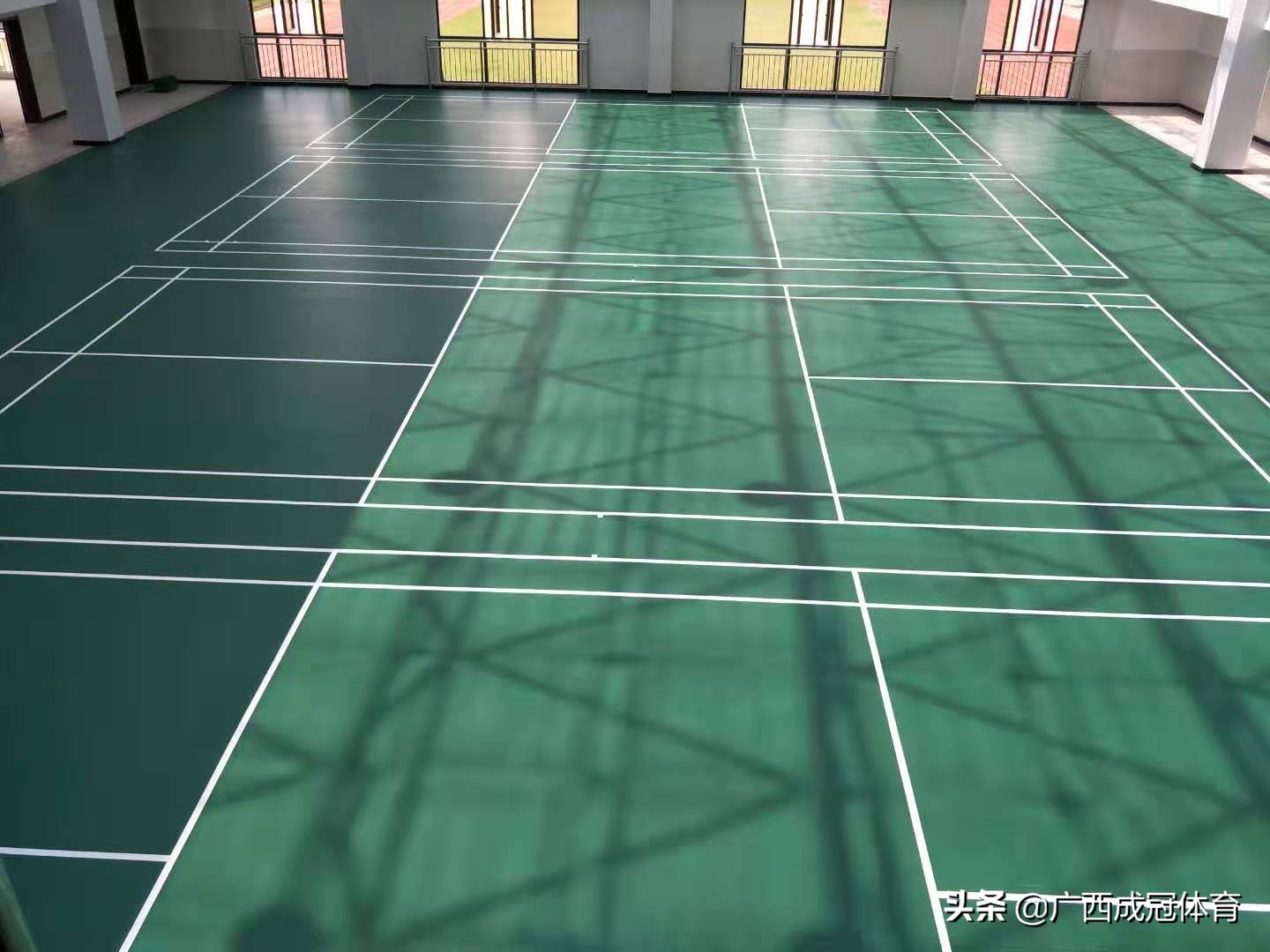 气排球一般用什么颜色的pvc地胶,羽毛球pvc运动地胶