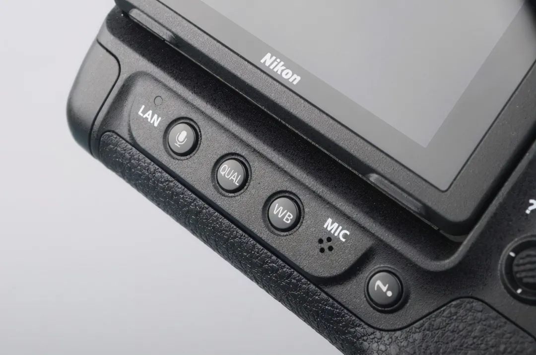 灏煎悍z100-400璇勬祴,灏煎悍z70-2002.8s