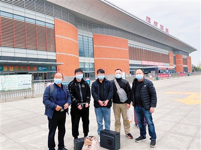 被女网友勒索的人,男子约女网友见面被勒索