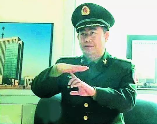 严查假军服,军装违法事件