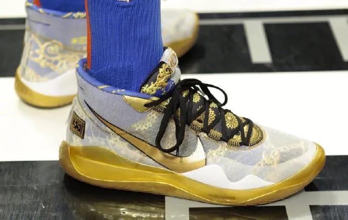 施罗德决赛上脚球鞋,纳迪尔施罗德球鞋