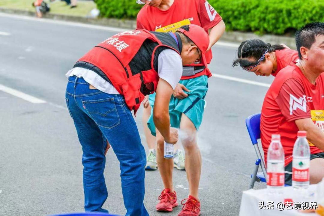 奔跑中国潜江国际马拉松赛视频,宁波吉利汽车马拉松