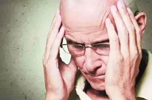 17岁高中生老想吐怎么了,17岁中学生呕吐去世