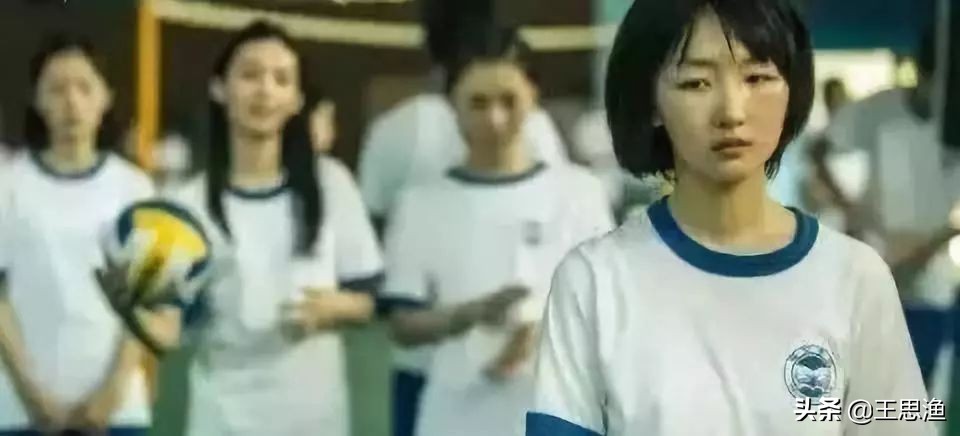 少年的你易烊千玺对周冬雨说的话,周冬雨少年的你采访谈王俊凯