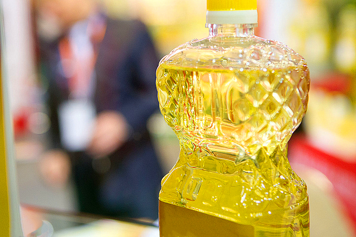 餐馆用的大桶油是些什么油,一般饭店用的食用油是哪种