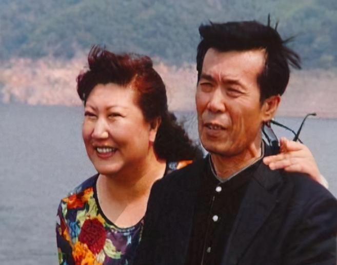 高秀敏女儿败掉7套房,高秀敏女儿李萱败光家产视频