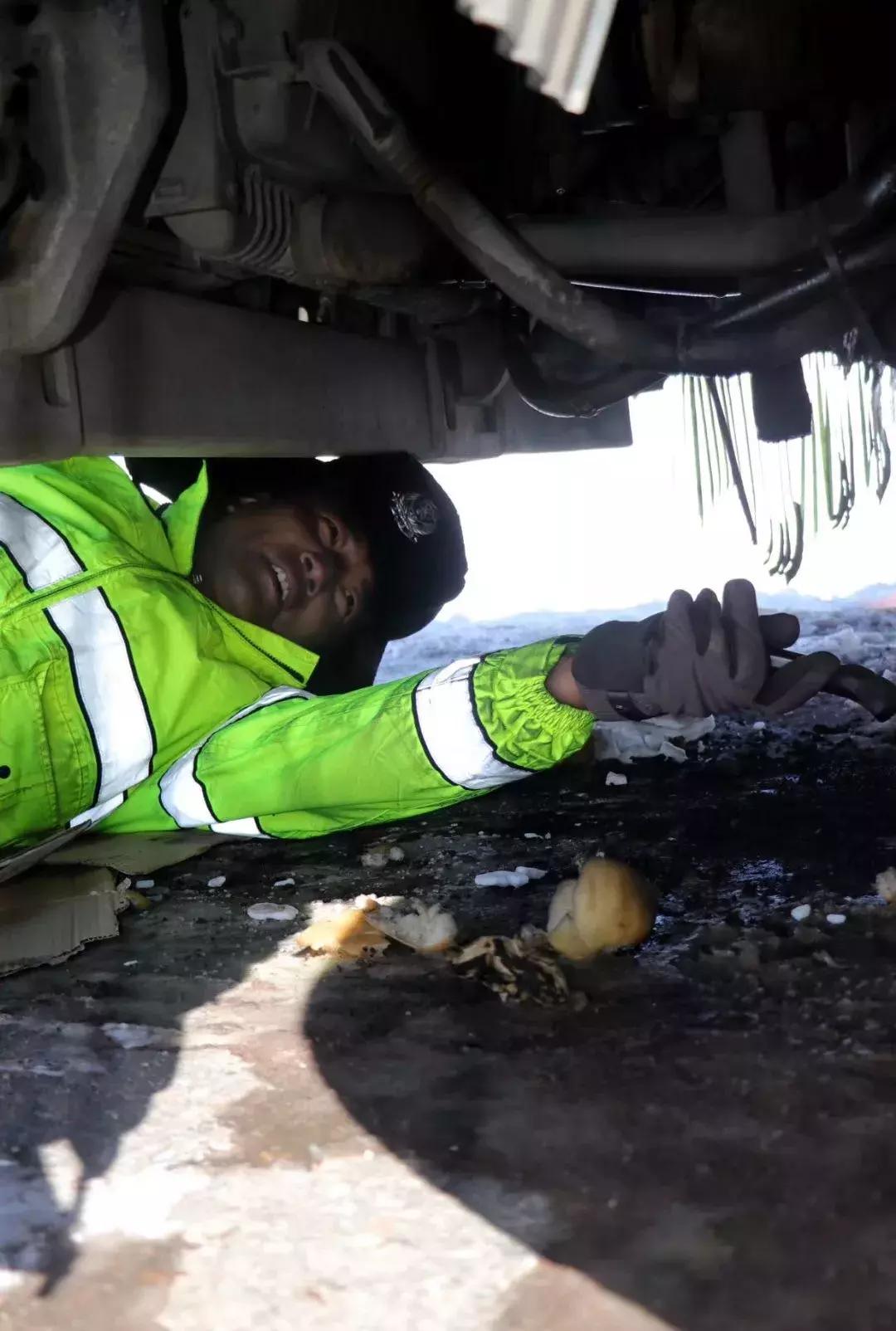 海拔5130米交警,唐古拉交警执勤视频