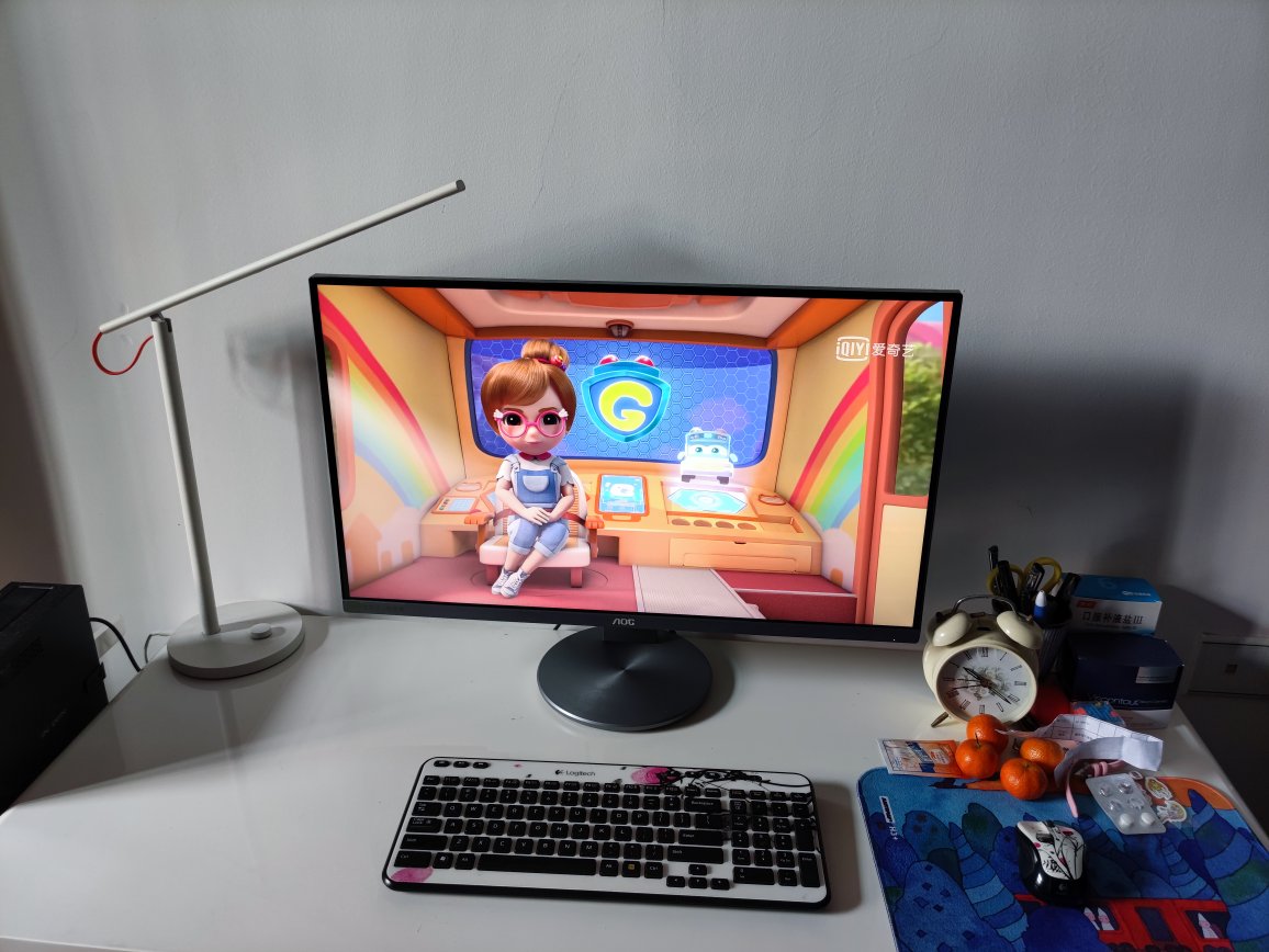 4k27英寸白色显示器推荐,游戏兼顾设计的27寸4k显示器推荐