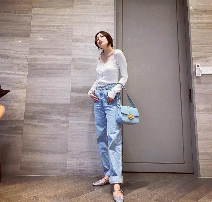 泫雅和男友秀恩爱视频,泫雅ins和男友晒牵手照大秀恩爱