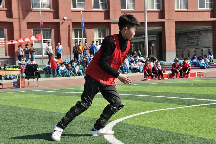 枣庄市建设路小学足球比赛,枣庄薛城区临山小学足球比赛