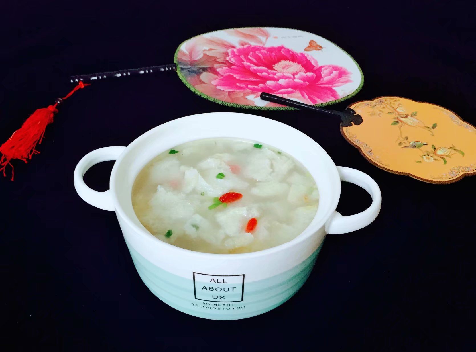 此鱼生长在固定的50公里之内，其鳔贵为稀有珍品