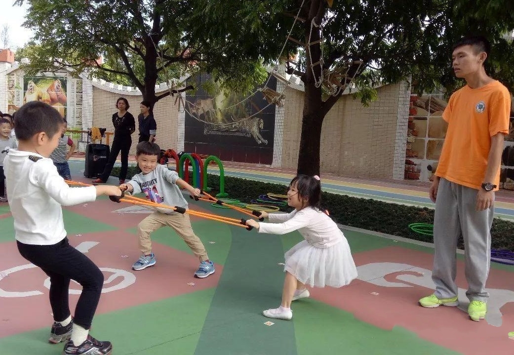 20年幼儿园园长吐真言：让女孩穿裙子上学，不是爱，而是伤害