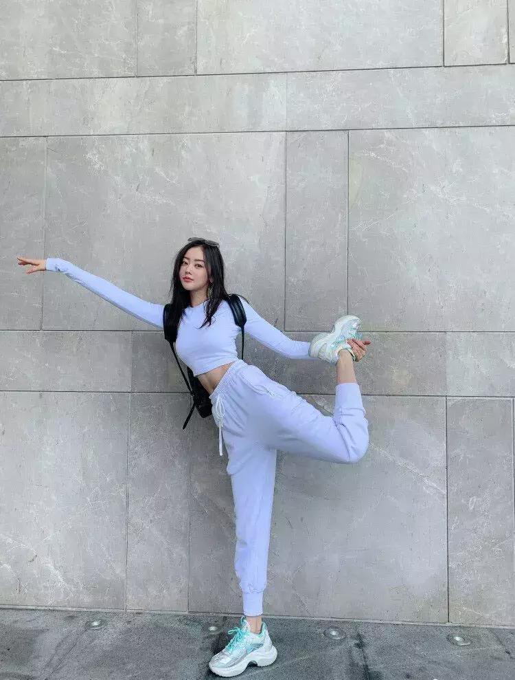 别再穿烂大街的小白鞋了,别再穿小白鞋了今年最火的六双鞋