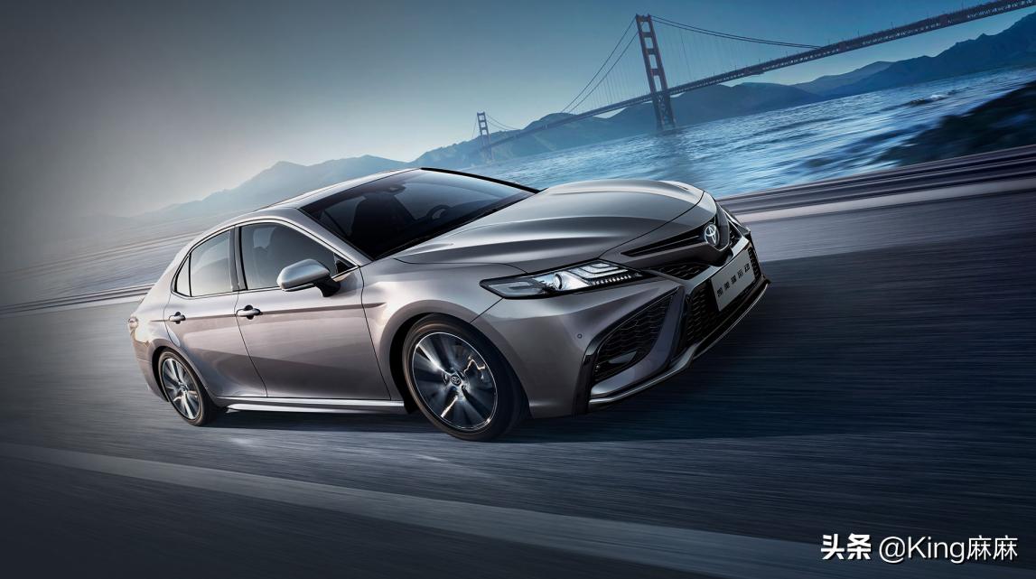 油电混动凯美瑞哪个好,全新凯美瑞混动与燃油版的区别