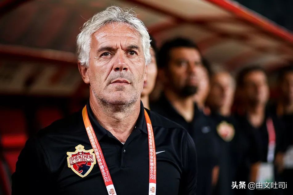 深圳足球学校学费多少,深圳足球球场要多少钱