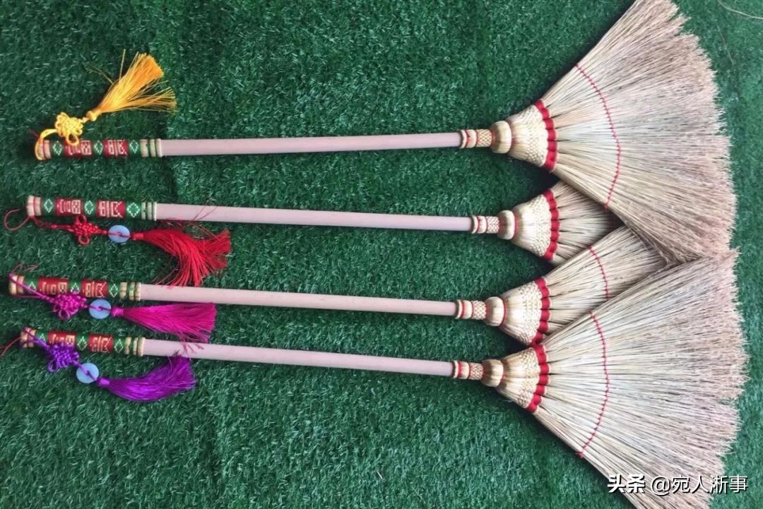 农村扫把价格,山东一村庄卖扫帚年产超值5千万