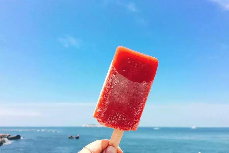 街拍夏日里小姐姐就是任性,夏日任性天气