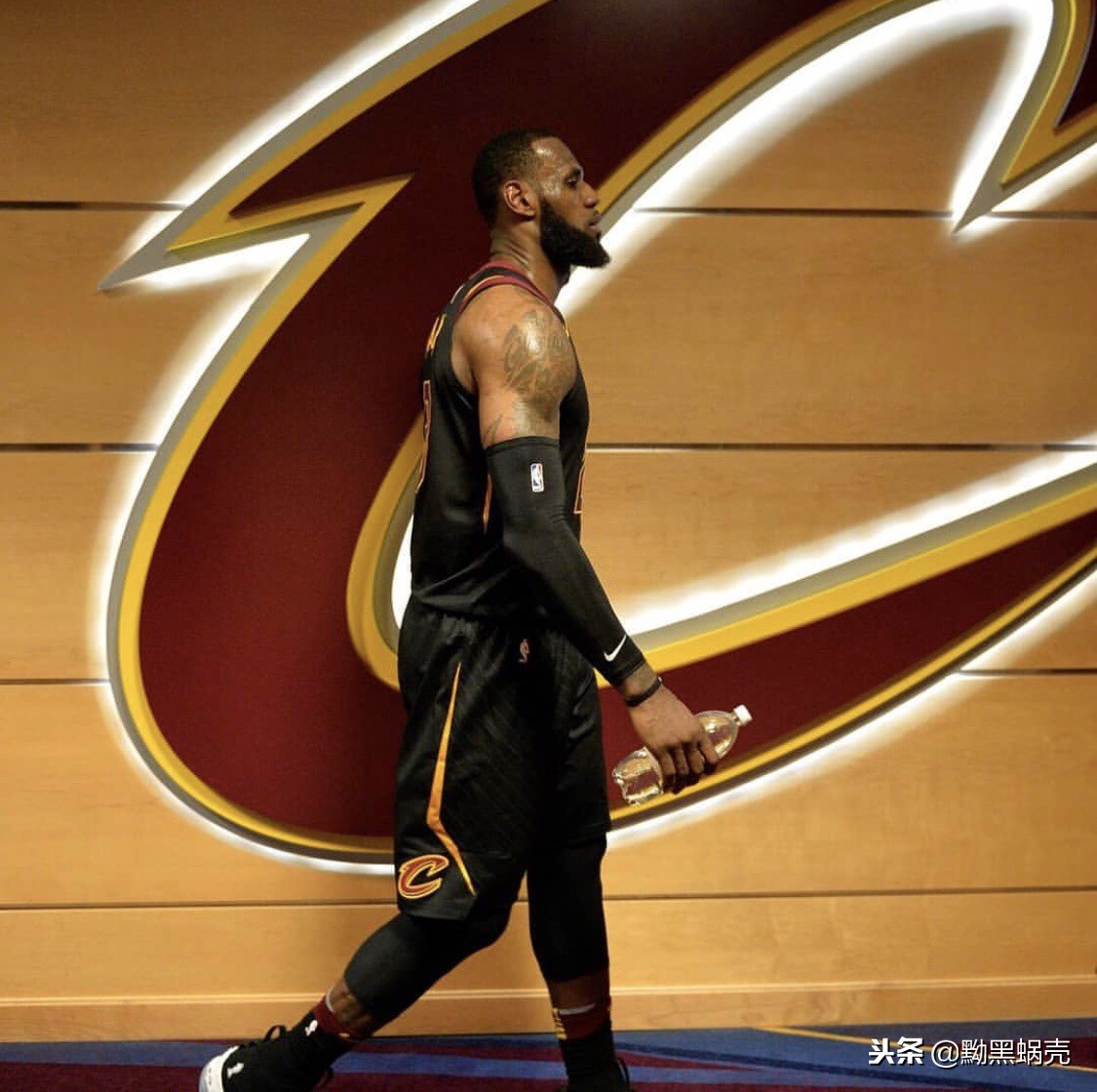 重回骑士主场球迷,重回克利夫兰詹姆斯