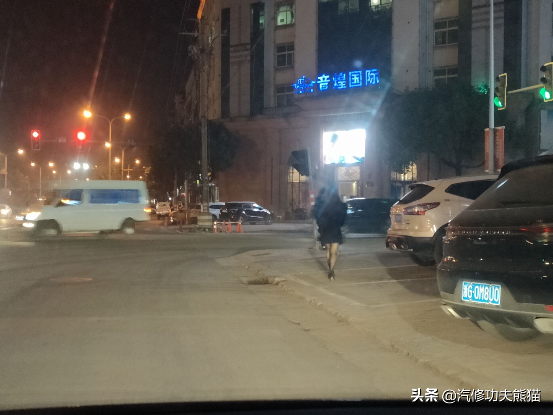 当年奥迪q5落地多少钱,当年奥迪q52018款典藏版价格